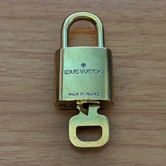 Louis Vuitton Padlock with Key #59*** - Picture 4 of 4